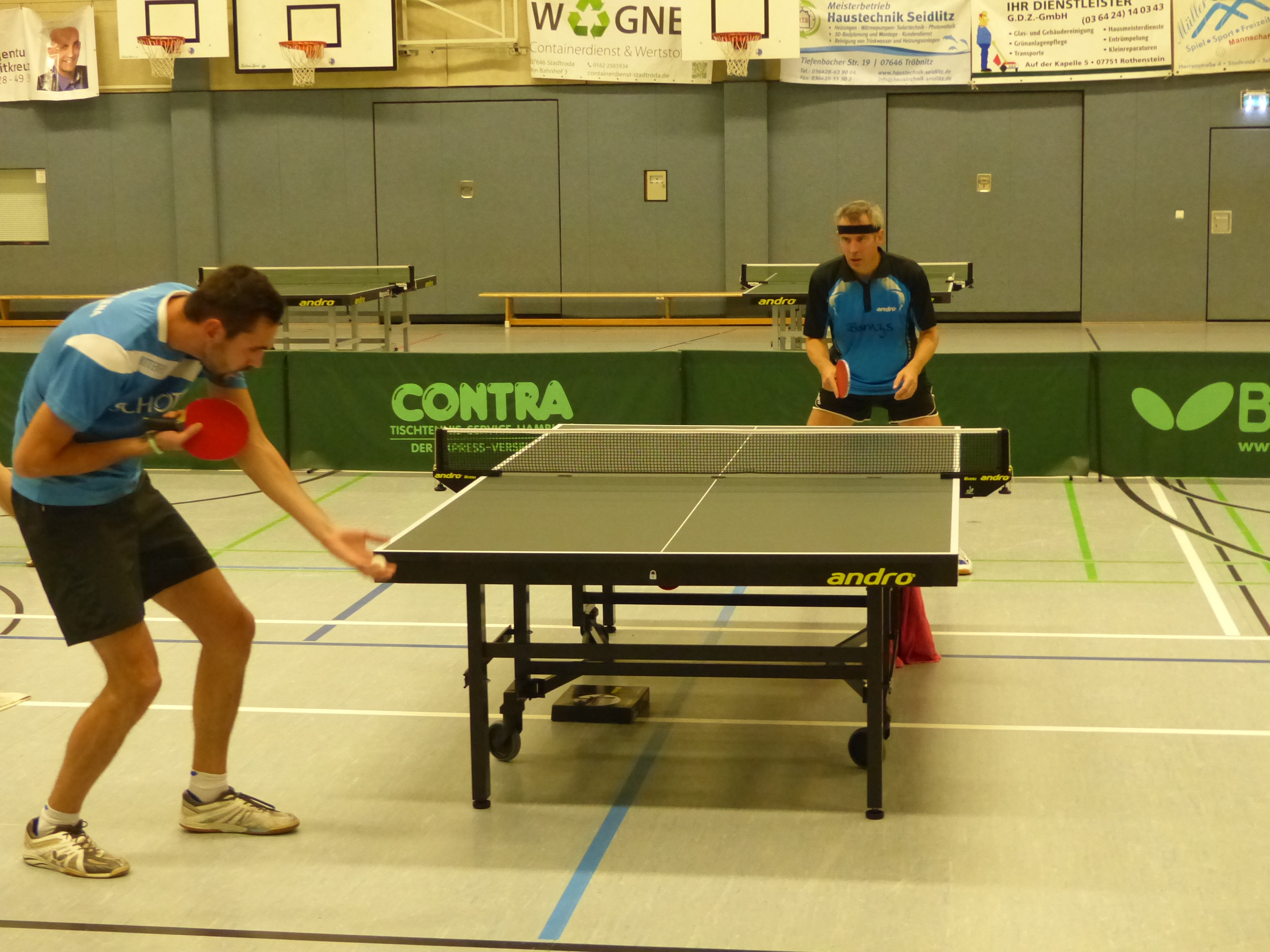 Max Taubert (im Vordergrund) gegen Peer-Joachim Koch